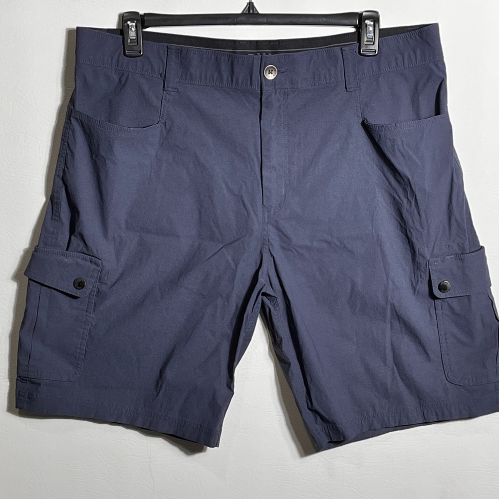 EUC Orvis Voyager Short, size 40 color Blue caviar